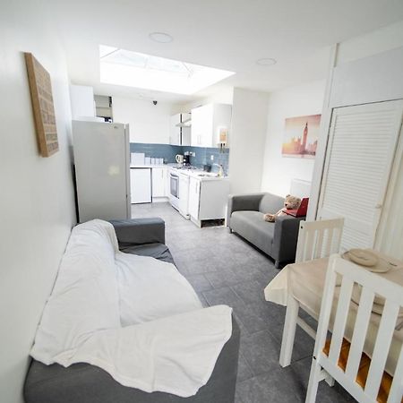 Stay Sa Cosy Equipped Studios Available 10 Mins From The City! Free Wifi &50" Smart Tv'S! Birmingham Exterior photo